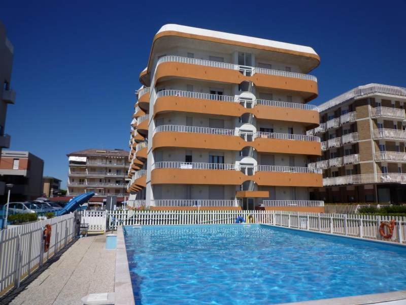 Residence Apollo - Walterigato Apartments Solo Per Famiglie ลิโดดิเยโซโล ภายนอก รูปภาพ